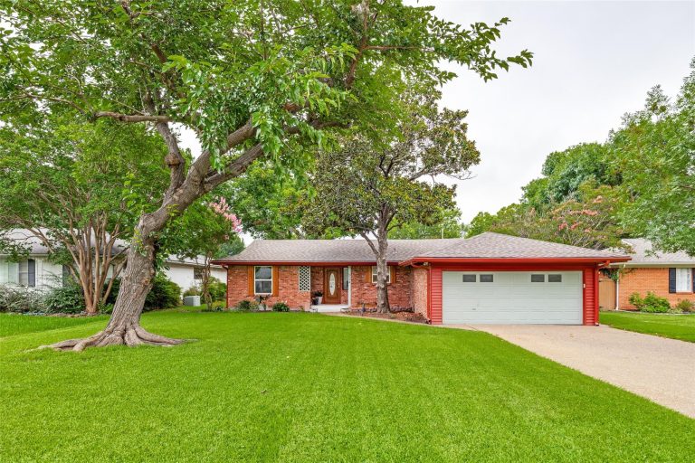 Property Photo of 524 Carol Court, Richardson 75081 – Home for Sale in Richardson