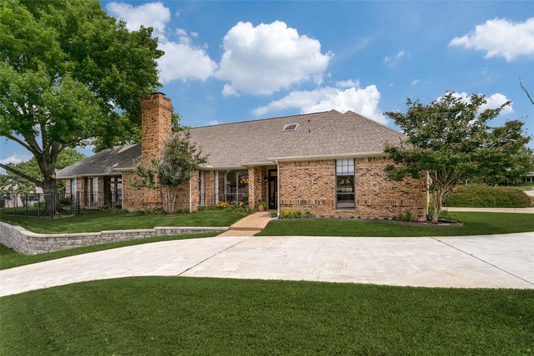 Property Photo of 2717 Country Place, Carrollton 75006 – Home for Sale in Carrollton