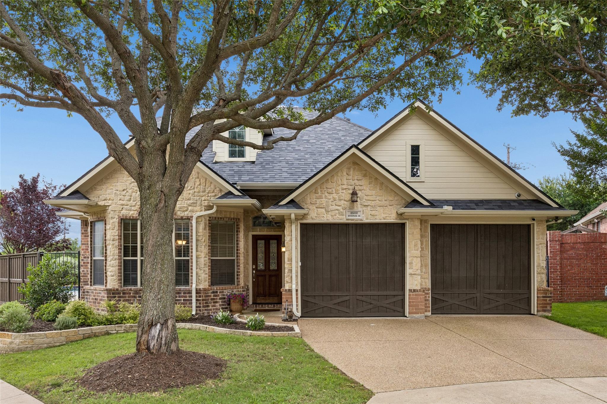 Property photo 01 of 2502 Woodpark Drive | MLS #21284671