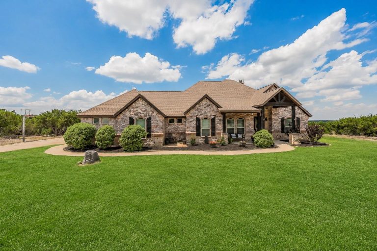 Property Photo of 118 Cedar Mountain Drive, Weatherford 76085 – Home for Sale in Weatherford
