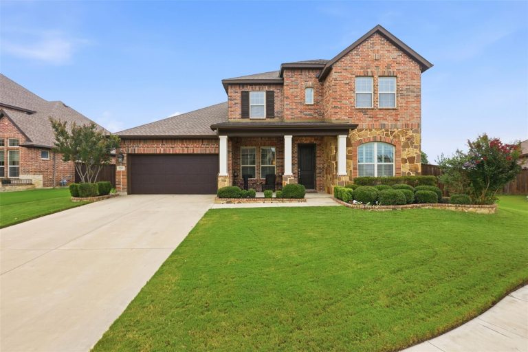 Property Photo of 3209 Newsom Ridge Drive, Mansfield 76063 – Home for Sale in Mansfield