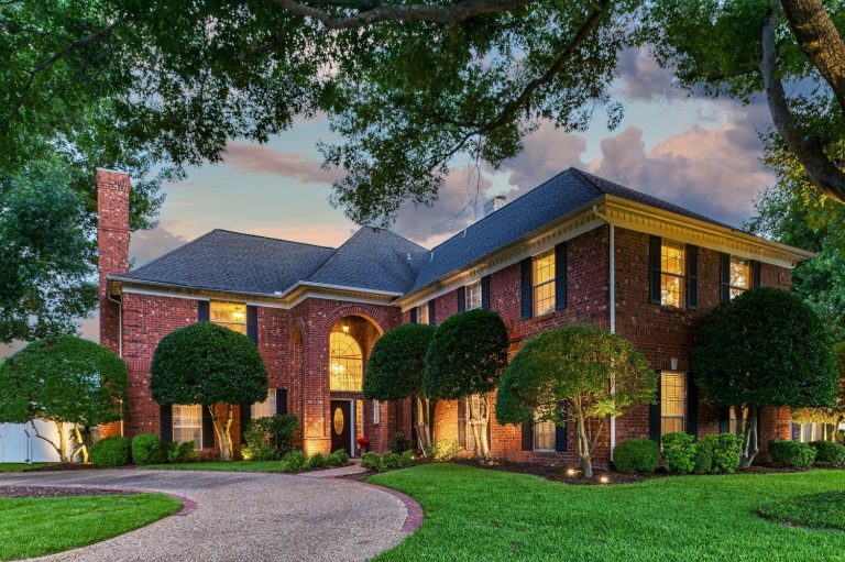 Property Photo of 2610 Pinevalley Drive, Arlington 76001 – Home for Sale in Arlington