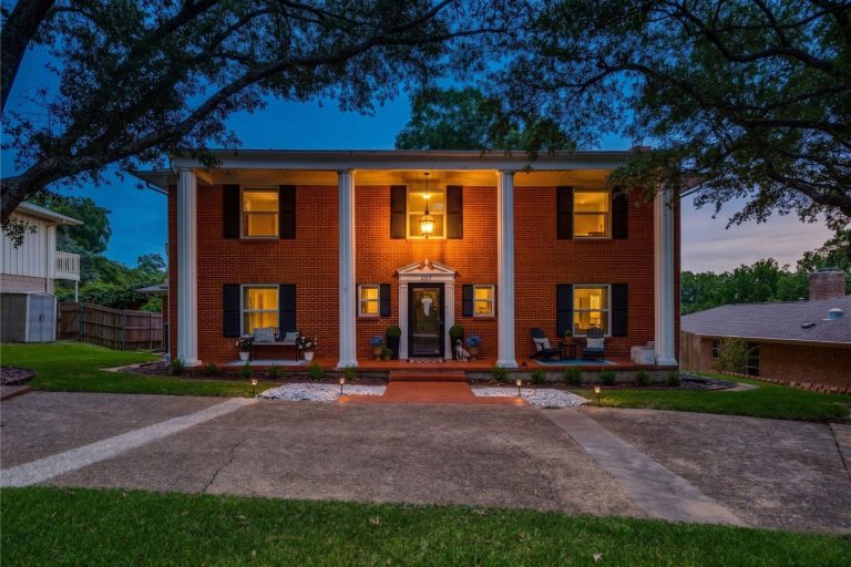 Property Photo of 207 Rockbrook Drive, Rockwall 75087 – Home for Sale in Rockwall