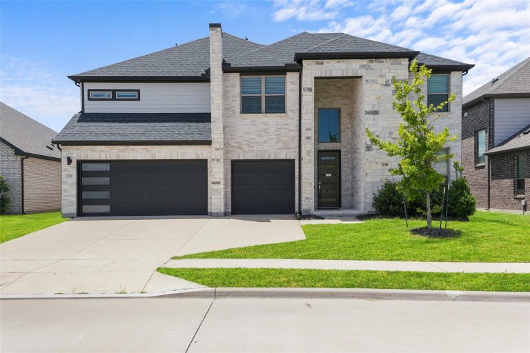 Property Photo of 302 Coyote Creek Drive, Lavon 75166 – Home for Sale in Lavon