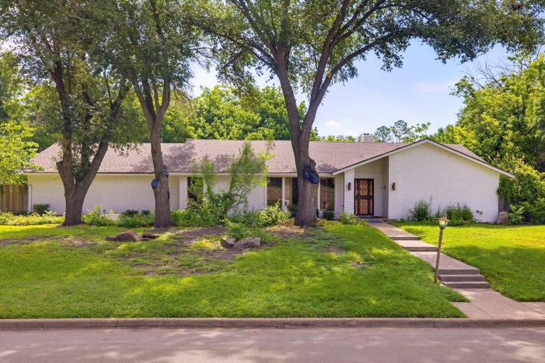 Property Photo of 21 Crosslands Road, Benbrook 76132 – Home for Sale in Benbrook