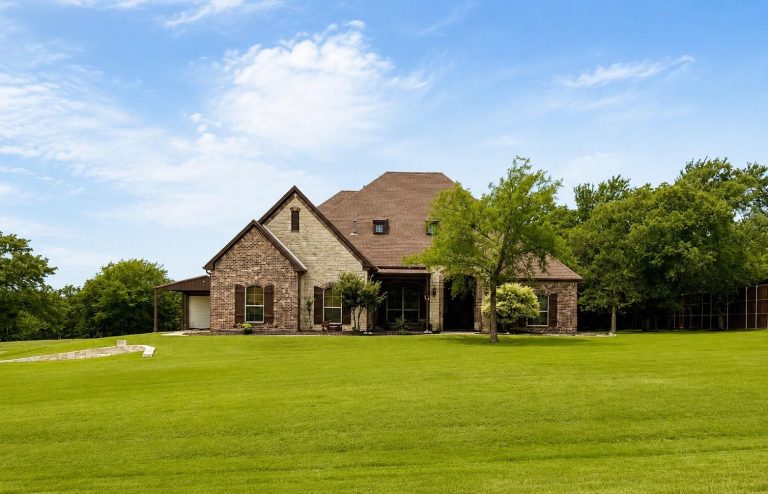 Property Photo of 6701 Blackjack Oaks Road, Aubrey 76227 – Home for Sale in Aubrey