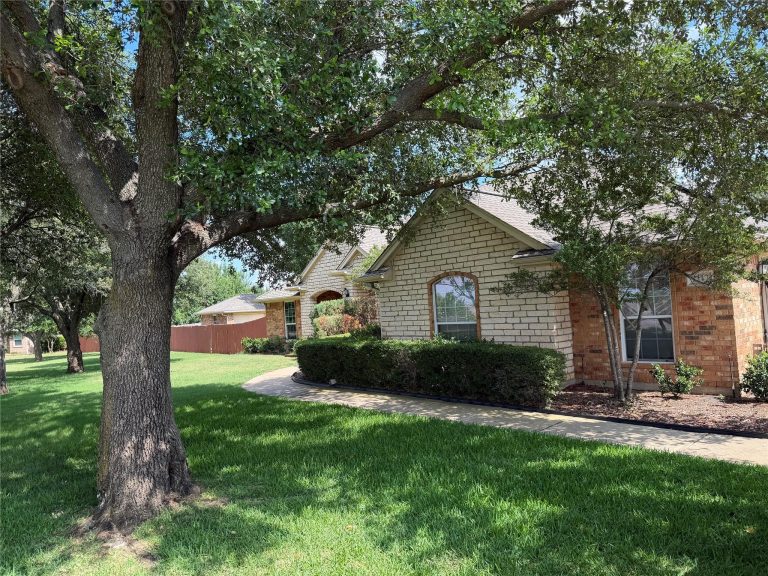 Property Photo of 2117 Shorthorn Trail, Crowley 76036 – Home for Sale in Crowley