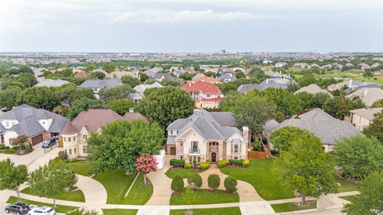 Property Photo of 2619 King Arthur Boulevard – Home for Sale in Texas