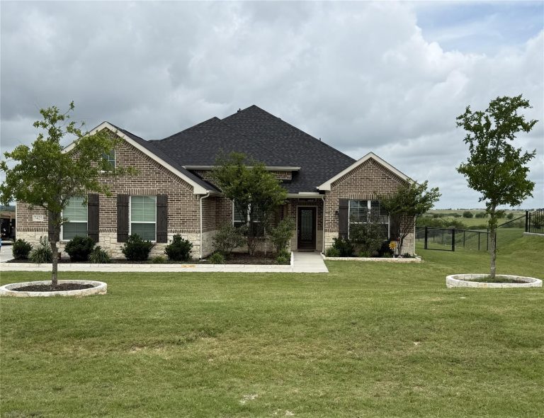 Property Photo of 7421 Autumn Grove Lane, Ponder 76259 – Home for Sale in Ponder