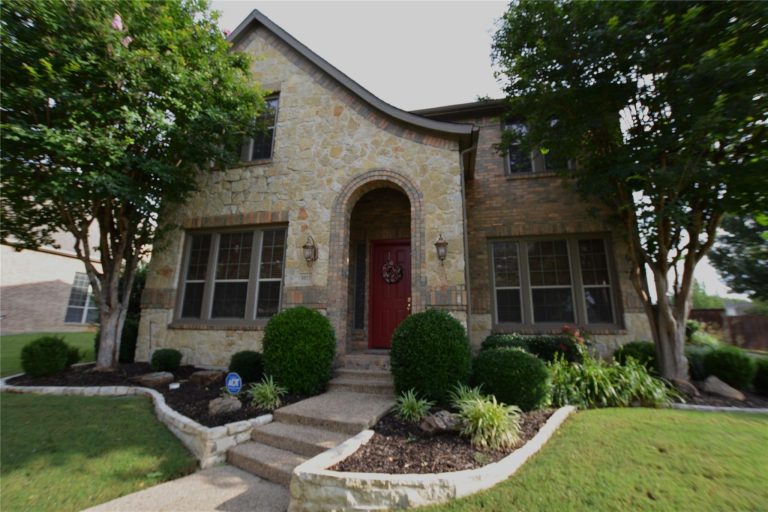 Property Photo of 8013 Creek View Drive, North Richland Hills 76180 – Home for Sale in North Richland Hills
