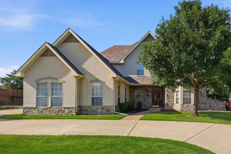 Property Photo of 103 Woodland Drive, Highland Village 75077 – Home for Sale in Highland Village