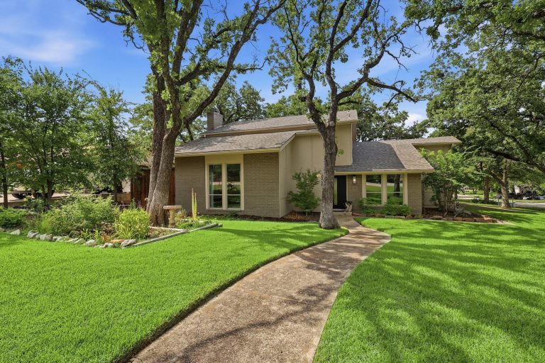 Property Photo of 858 Highland Village Road – Home for Sale in Texas