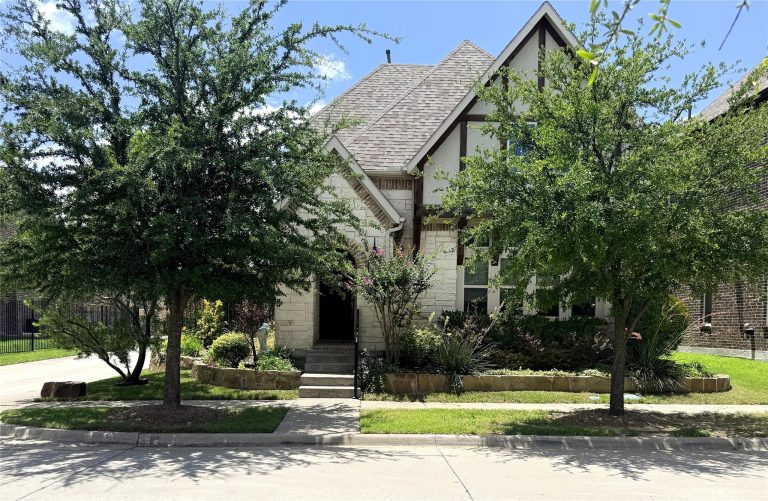 Property Photo of 6920 Royal View Drive – Home for Sale in Texas