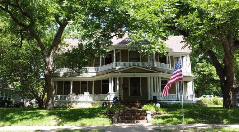 Property Photo of 200 S Hawkins Street, Waxahachie 75165 – Home for Sale in Waxahachie