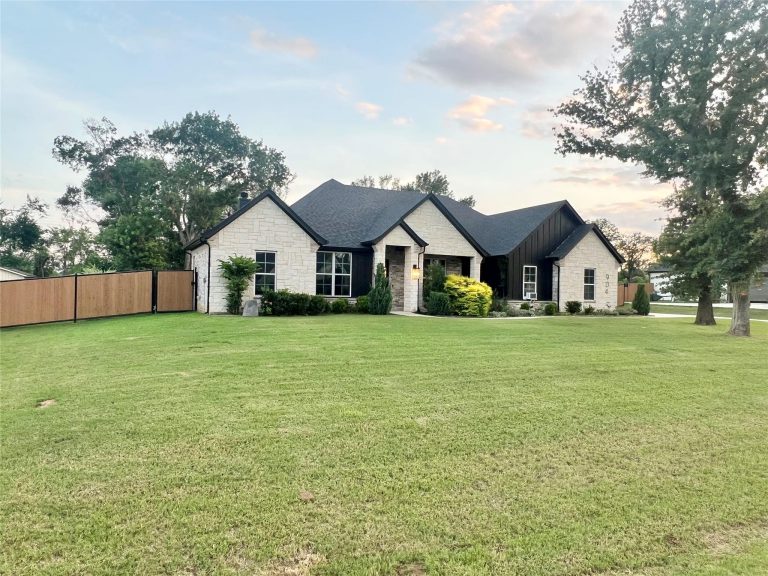 Property Photo of 904 Taylor Branch, Springtown 76082 – Home for Sale in Springtown