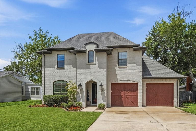 Property Photo of 725 Edgefield Road, Fort Worth 76107 – Home for Sale in Fort Worth