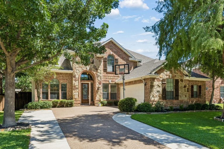 Property Photo of 2803 Deerhurst Drive, Highland Village 75077 – Home for Sale in Highland Village