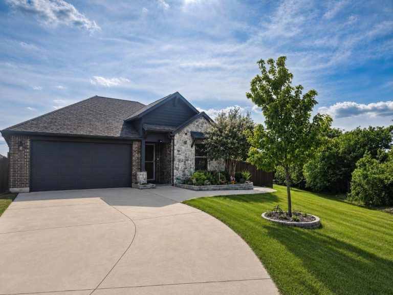Property Photo of 3308 Highgate Court, Sachse 75048 – Home for Sale in Sachse