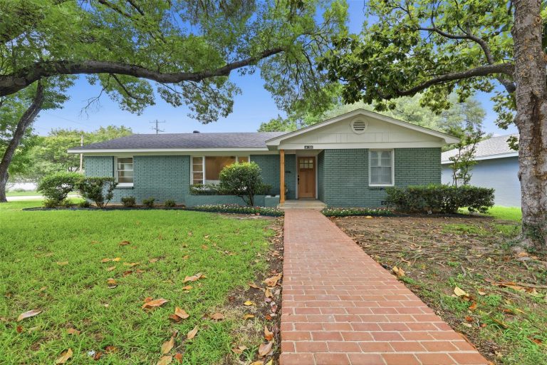 Property Photo of 4120 Lanark Avenue – Home for Sale in Texas