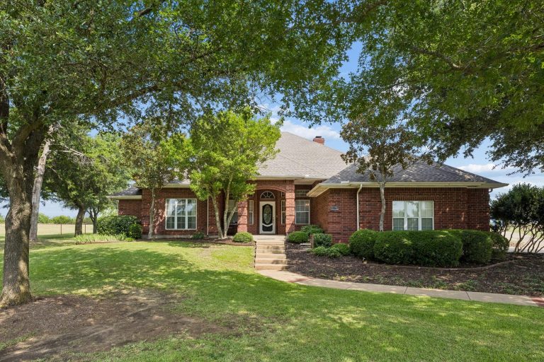 Property Photo of 4210 Whitehead Road, Midlothian 76065 – Home for Sale in Midlothian