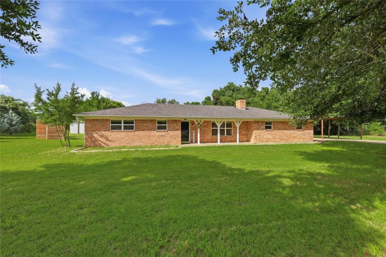 Property Photo of 101 Pleasant Valley Lane, Weatherford 76087 – Home for Sale in Weatherford