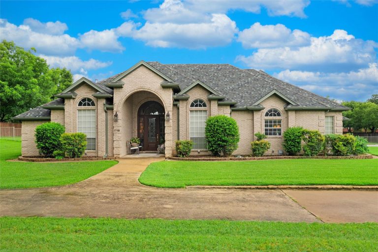 Property Photo of 1718 Wanda Way, Arlington 76001 – Home for Sale in Arlington