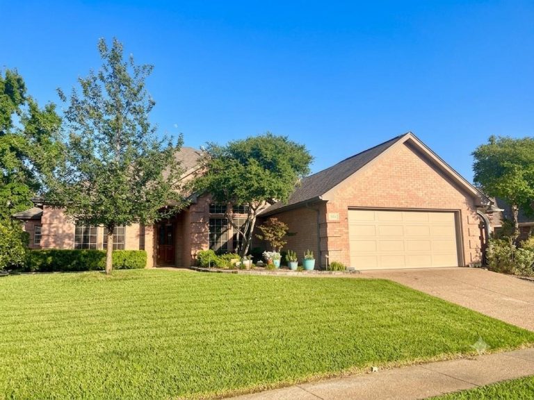 Property Photo of 2536 Oak Brook Drive, Bedford 76021 – Home for Sale in Bedford