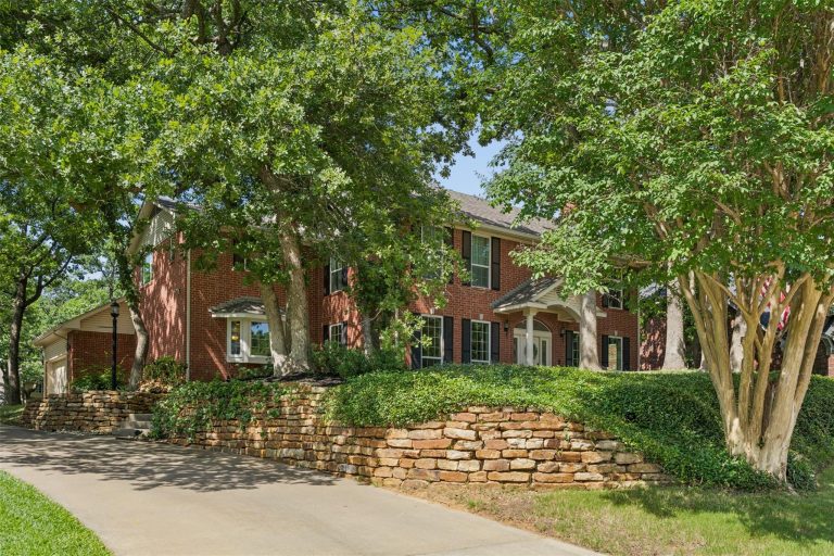 Property Photo of 41 Oak Forrest Circle, Denton 76210 – Home for Sale in Denton