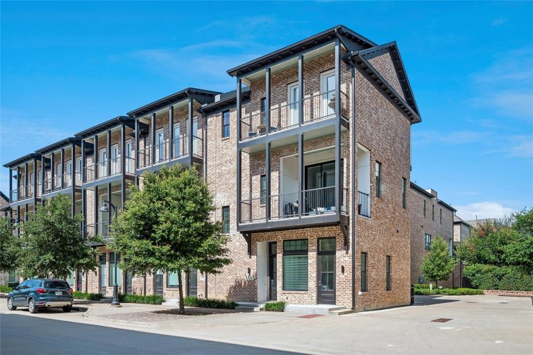 Property Photo of 14999 Oak Street, Addison 75001 – Home for Sale in Addison
