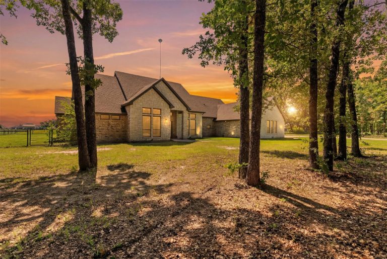 Property Photo of 5963 County Road 2560, Royse City 75189 – Home for Sale in Royse City