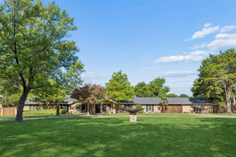 Property Photo of 1303 Heather Glen Street, Duncanville 75137 – Home for Sale in Duncanville
