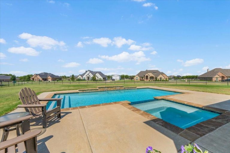 Property Photo of 329 Palo Alto Drive, Springtown 76082 – Home for Sale in Springtown