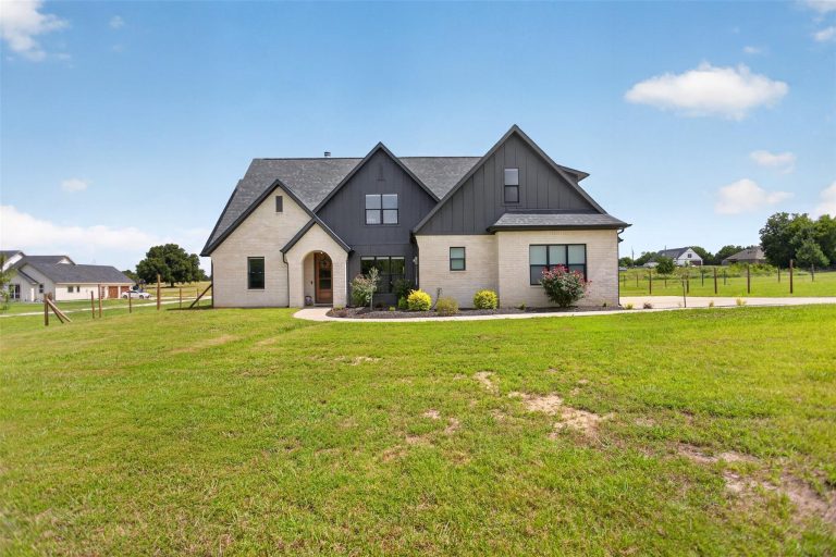 Property Photo of 4640 County Road 1040, Celeste 75423 – Home for Sale in Celeste