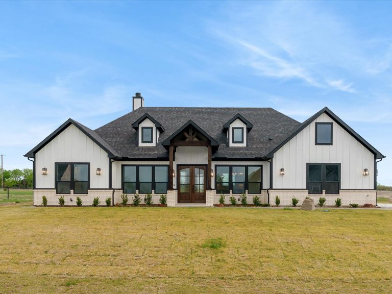 Property Photo of 3209 Willow Road, Celeste 75423 – Home for Sale in Celeste