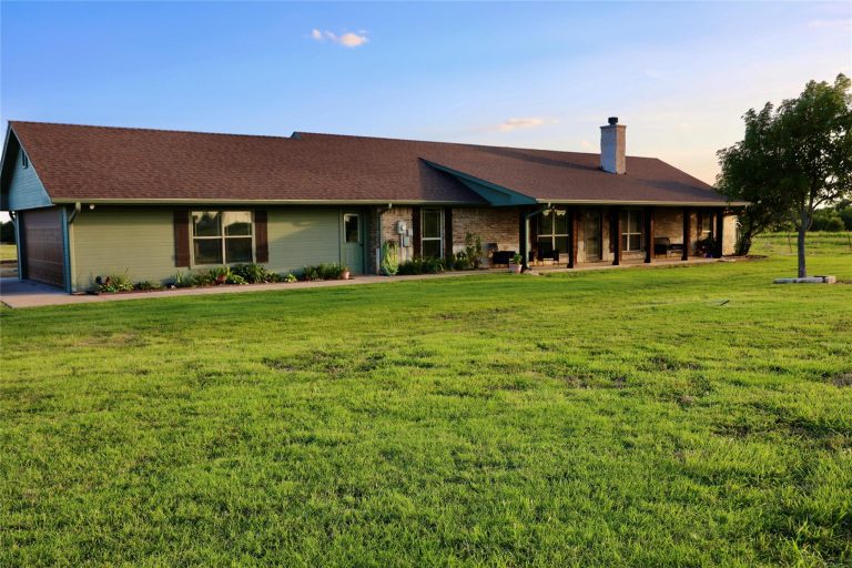 Property Photo of 481 County Road 205, Valley View 76272 – Home for Sale in Valley View