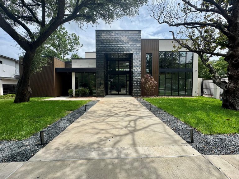 Property Photo of 7138 Azalea Lane, Dallas 75230 – Home for Sale in Dallas