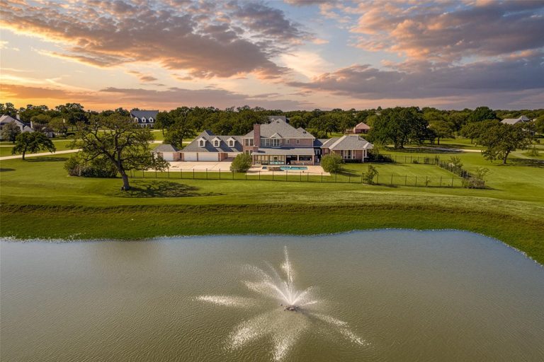 Property Photo of 6035 Oak Hollow Drive, Burleson 76028 – Home for Sale in Burleson
