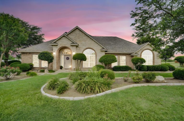 Property Photo of 7810 Mavis Avenue, Waxahachie 75167 – Home for Sale in Waxahachie