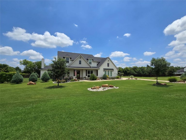 Property Photo of 3920 Lizzy Lane, Midlothian 76065 – Home for Sale in Midlothian