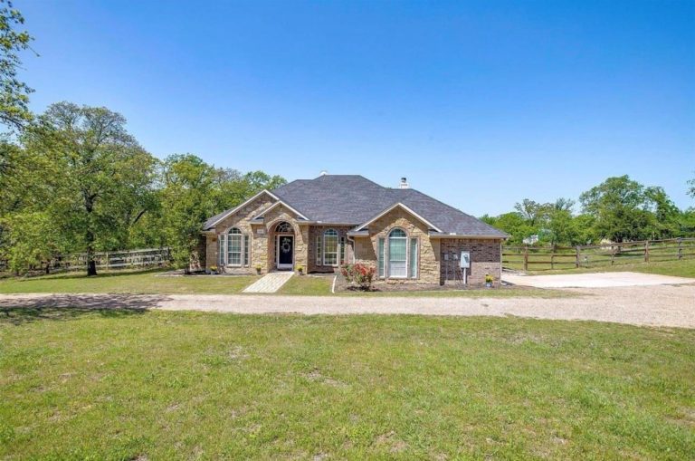 Property Photo of 4417 Slayton Road, Cleburne 76031 – Home for Sale in Cleburne