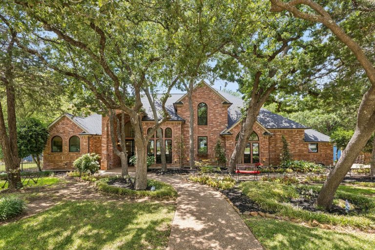 Property Photo of 1000 Hidden Knoll Court, Southlake 76092 – Home for Sale in Southlake