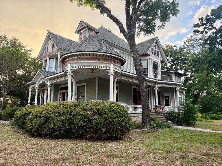 Property Photo of 221 E Bridge Street, Granbury 76048 – Home for Sale in Granbury
