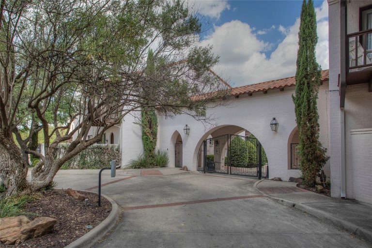 Property Photo of 269 Casa Blanca Avenue, Fort Worth 76107 – Home for Sale in Fort Worth