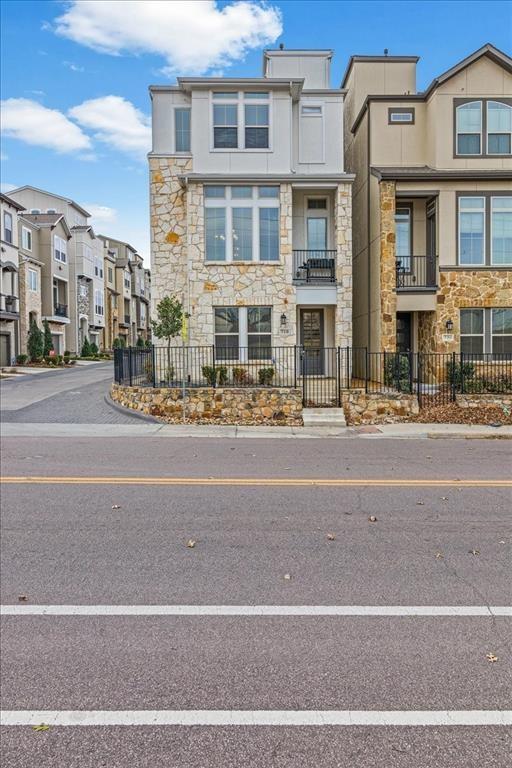 Property Photo of 710 High Garden Place, Dallas 75208 – Home for Sale in Dallas