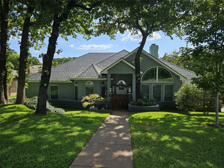 Property Photo of 2708 Monarch Drive, Arlington 76006 – Home for Sale in Arlington