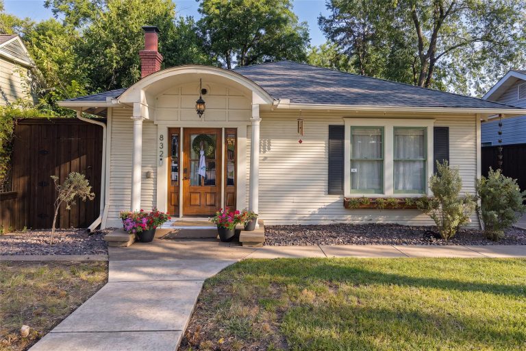 Property Photo of 832 N Winnetka Avenue, Dallas 75208 – Home for Sale in Dallas