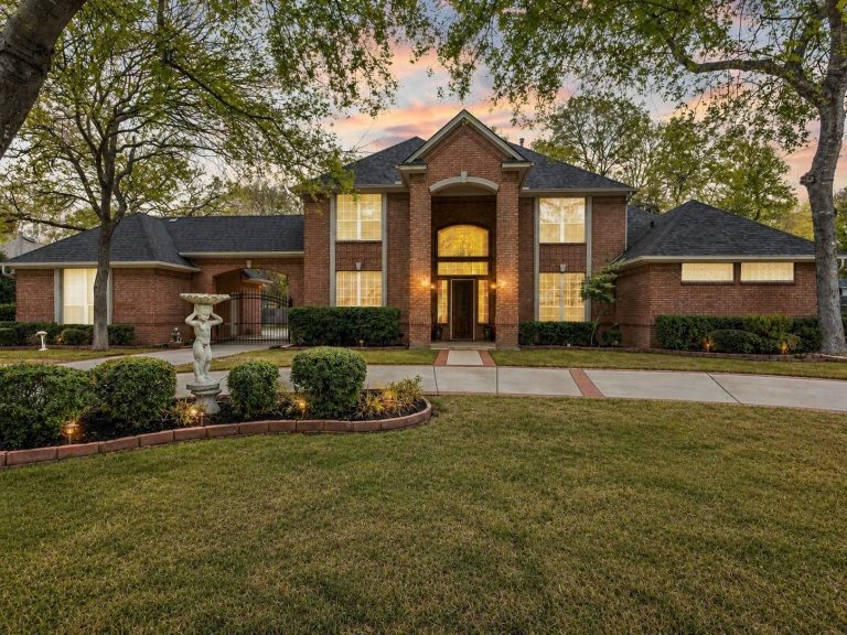 Property Photo of 6041 Forest Lane, Fort Worth 76112 – Home for Sale in Fort Worth