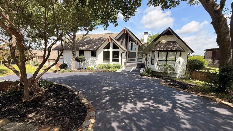 Property Photo of 231 Oak Hill Drive, Trophy Club 76262 – Home for Sale in Trophy Club