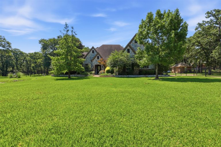 Property Photo of 8220 Plum Creek Trail, Burleson 76028 – Home for Sale in Burleson