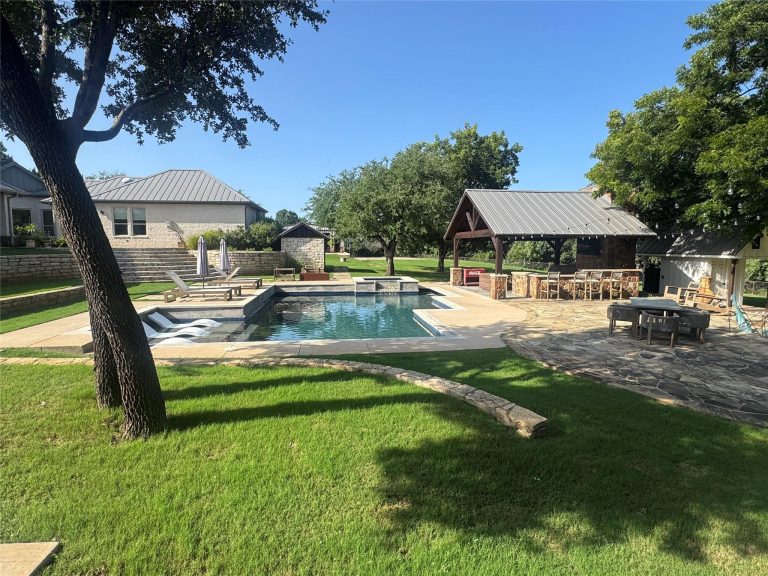 Property Photo of 1281 Shady Oaks Circle, Glen Rose 76043 – Home for Sale in Glen Rose
